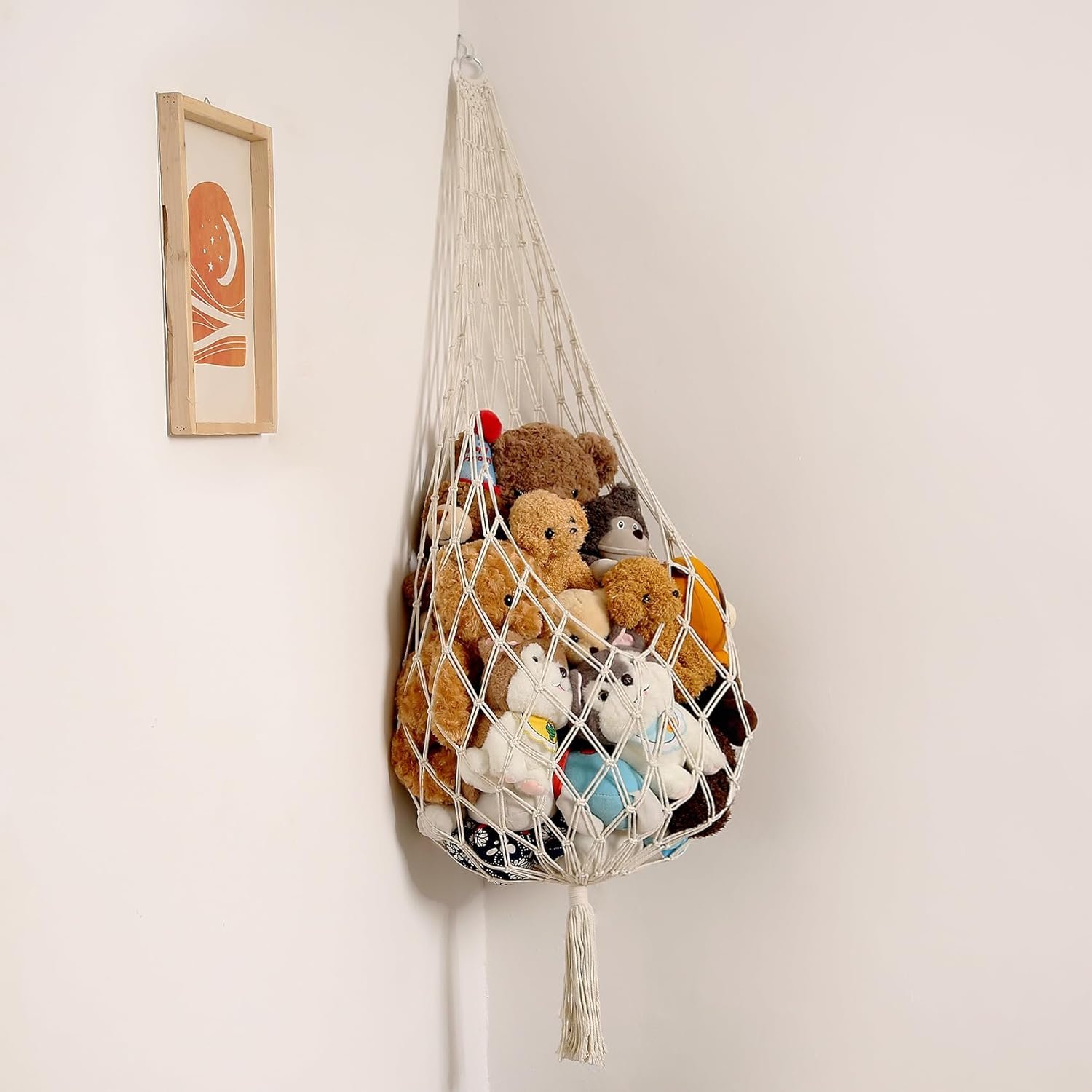 Amdermi Stuffed Animal Hammock Corner, Boho Macrame Plush Toy Storage Net for Wall, Hanging Stuffed Animal Holder for Nursery, Playroom, Kids Room, Cream
