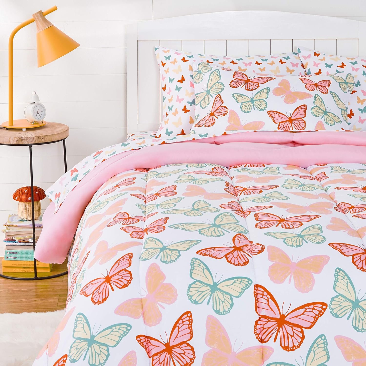 Amazon Basics 5-Piece Soft Microfiber Kid’s Bed-in-a-Bag Bedding Set with Comforter, Sheets, Sham and Pillowcase, Twin, Butterfly Friends